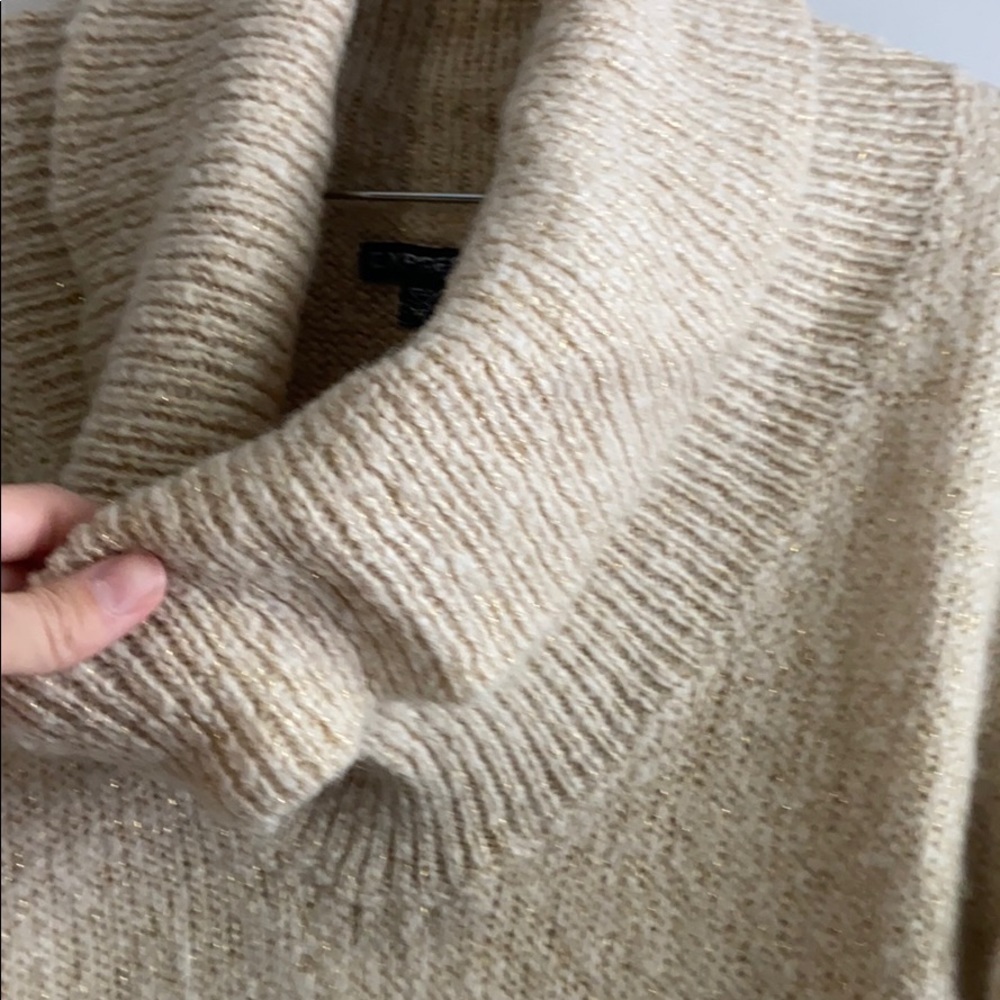 Tan sweater - Picture 2 of 5